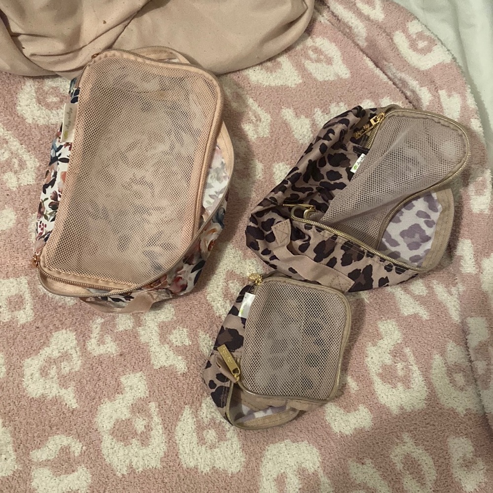 Itzy ritzy packing cubes